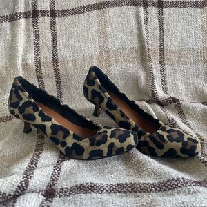 DONALD J PLINER SIGNED VERO CUOIO MADE IN SPAIN LEOPARD PRINT KITTEN HEEL PUMP